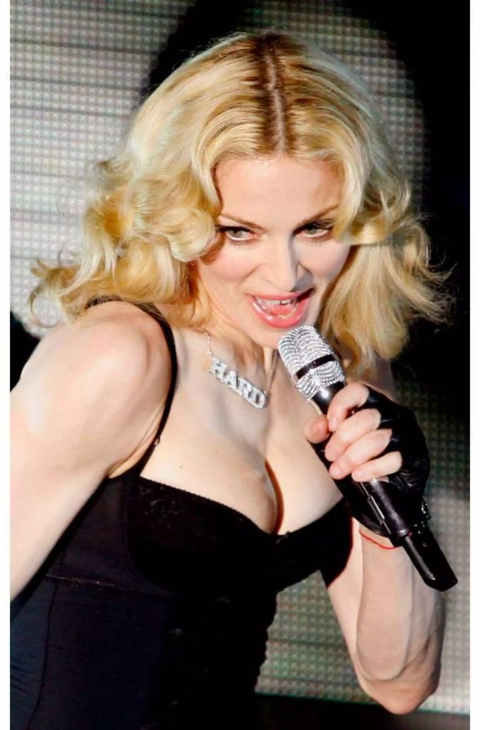 Madonna (59) ist bekannt für ihre sexy Auftritte. Ohne Frage spielen da auch ihre weiblichen Rundungen eine Rolle. Der Popstar liess sich ihre Brüste für fast 1,5 Millionen Franken versichern.