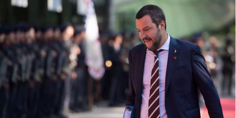 Der italienische Innenminister Matteo Salvini empört mit einem Mussolini-Zitat.