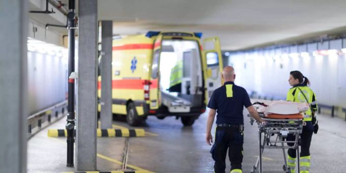 Rettungssanitäter im Einsatz. (Symbolbild) Ambulanz