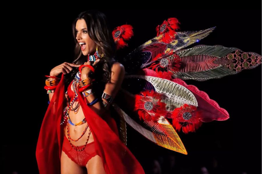 Brasil-Beauty Alessandra Ambrosio an der diejährigen Victoria's-Secret-Show.