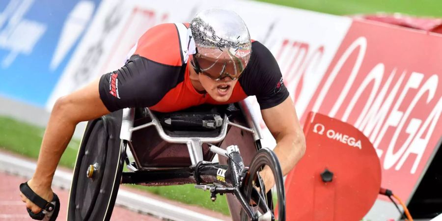 Marcel Hug (31) ist der stärkste Rollstuhl-Leichtathlet der Welt. An der WM in London holt er dreimal Gold und holt mit den Marathon-Siegen in Boston, Seoul, Berlin und Chicago den Gesamtsieg der «World Marathon Major Series.