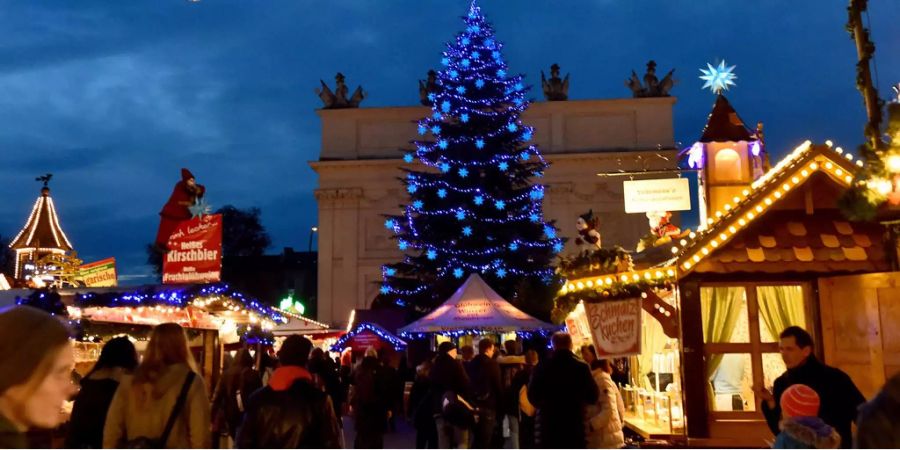 Der Weihnachtsmarkt in Potsdam soll am Samstag wieder eröffnet werden.