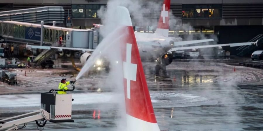 Schnee Flughafen Zürich