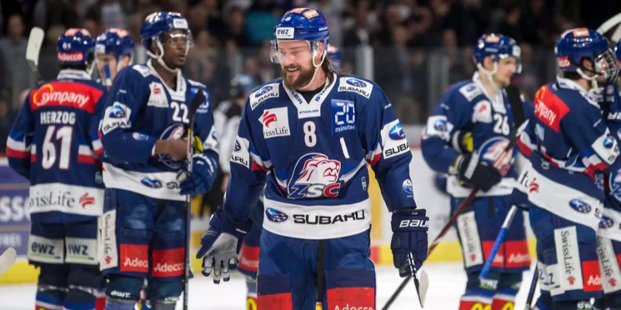 Publikumsliebling Kevin Klein spielt auch nächste Saison für die ZSC Lions.