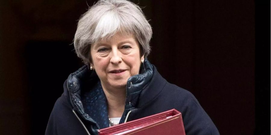 Theresa May lässt nach dem verstrichenen Ultimatum nun Taten folgen.