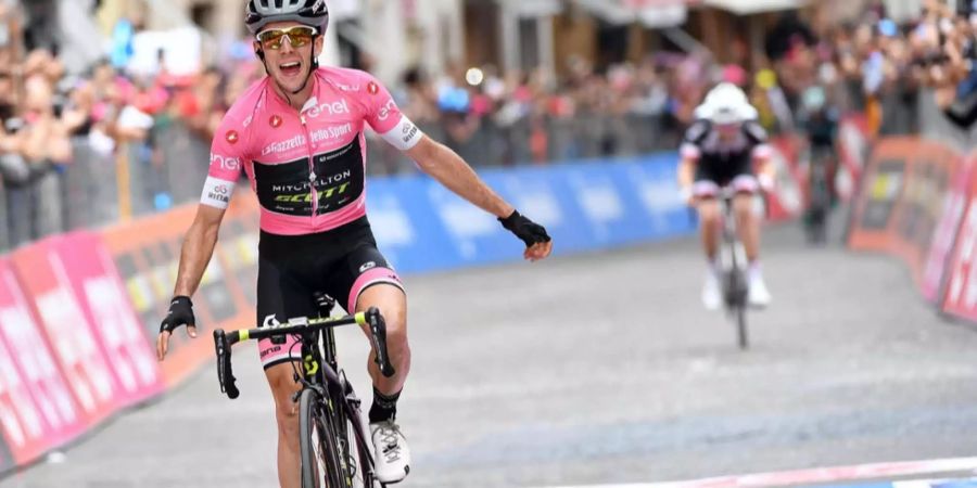 Simon Yates gewinnt die Etappe in Osimo.