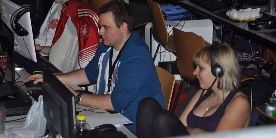 Gamen ist ein Männerding? Ganz im Gegenteil, immer mehr Frauen setzen sich vor den Computer oder die Konsole um zu «zocken» – auch an der Butterlan. - zvg