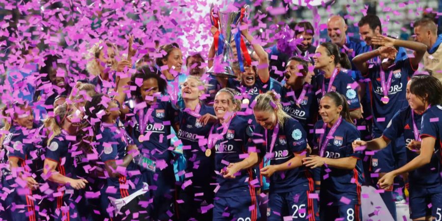 Die Frauen von Olympic Lyon gewinnen bereits zum 5. Mal die Champions League.