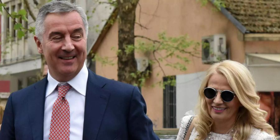 Djukanovic mit seiner Frau Lidija am Wahlsonntag.