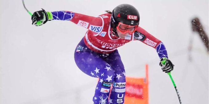 Stacy Cook stürzt in Garmisch-Partenkirchen (D) schwer. Stacy Cook stürzt in Garmisch-Partenkirchen (D) schwer.