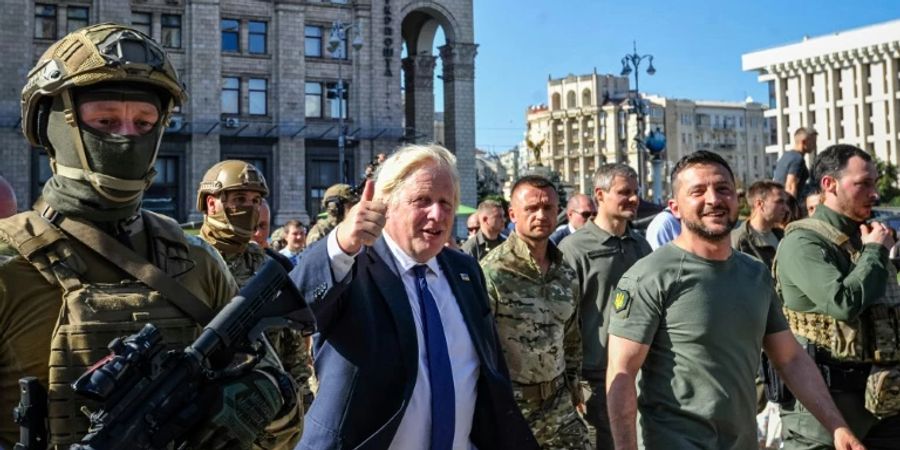Johnson und Selenskyj auf dem Maidan-Platz in Kiew