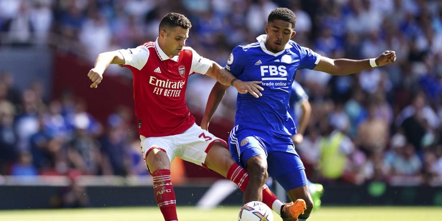 Xhaka im Duell mit Wesley Fofana von Leicester City.