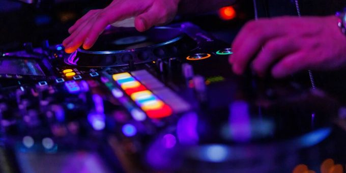 In Winterthur wurde der Veranstalter einer illegalen Party zur Anzeige gebracht. Keystone