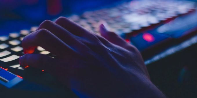 Der Bund will sich mit ethischen Hackern gegen Cyberangriffe wehren. (Symbolbild) Schweiz