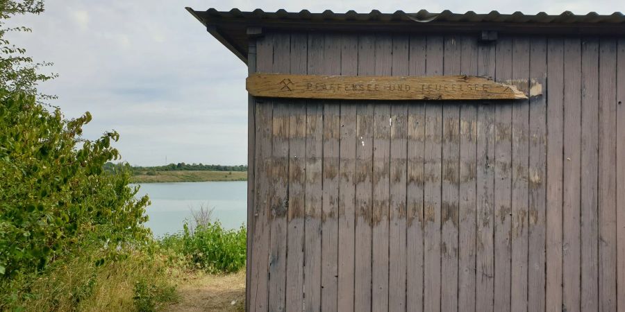 Der Teufelsee im hessischen Wetteraukreis. Dort ist nach dpa-Informationen ein 14-jähriges Mädchen tot aufgefunden worden.