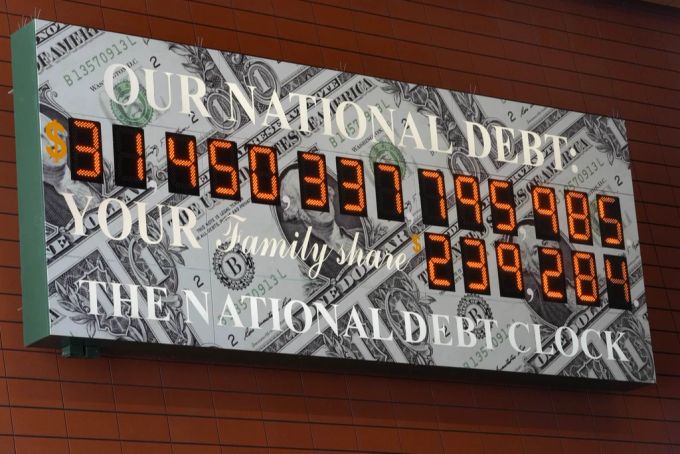 Die USA haben über 31 Billionen Dollar Schulden. usa