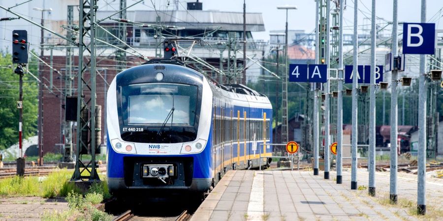 Eine S-Bahn der NordWestBahn auf dem Weg nach Bremen. (Symbolbild)