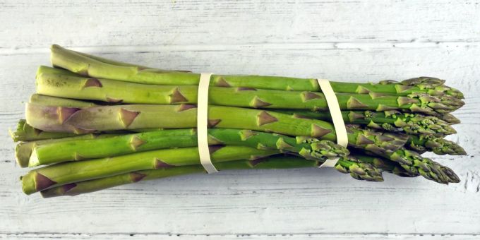 Spargeln sind grundsätzlich sehr gesund, aber dennoch nicht für alle Menschen geeignet. Spargeln