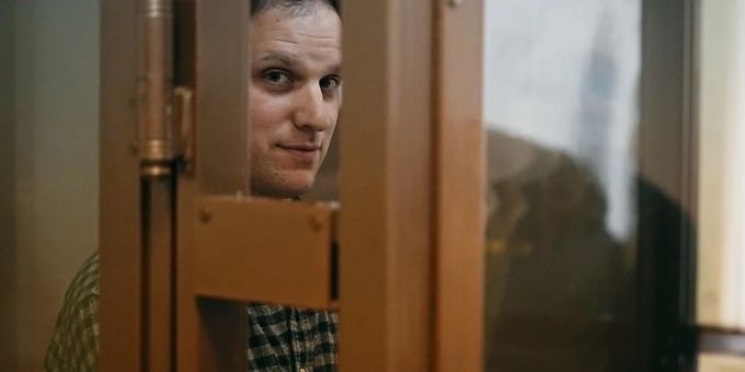 Wall Street Journal-Reporter Evan Gershkovich drohen im Fall einer Verurteilung bis zu 20 Jahre Gefängnis. Evan Gershkov