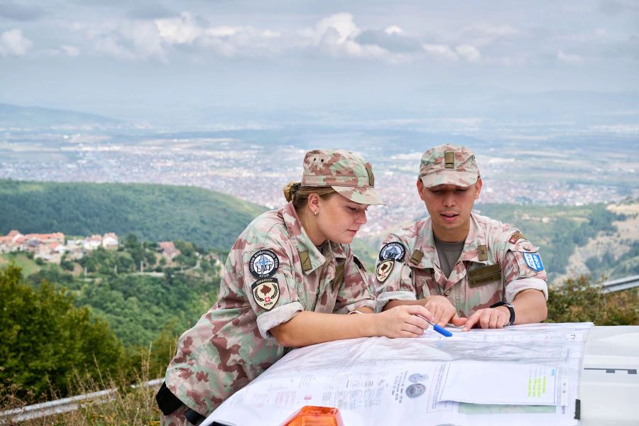 Angehörige der Swisscoy beim Einsatz im Kosovo.