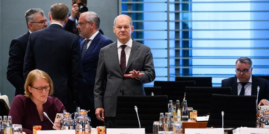 Bundeskanzler Olaf Scholz (SPD) bei Beginn des Bund-Länder-Gipfels im Bundeskanzleramt.