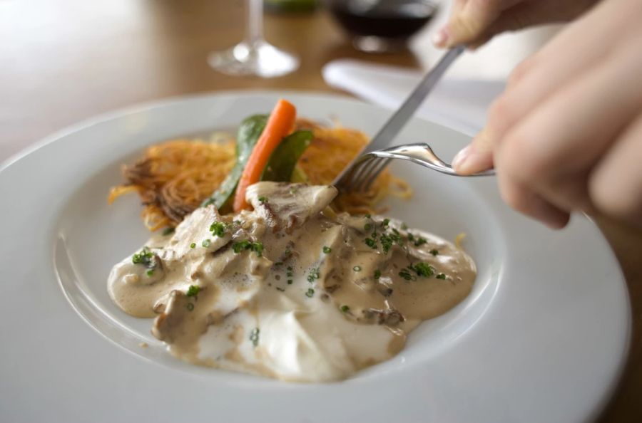 Das traditionelle Zürcher Geschnetzelte mit Rösti schaffte es nicht ins Tiptopf-Kochbuch. (Symbolbild)