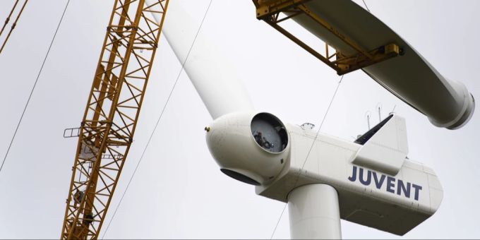 Montage eines Windrads. (Archivbild) Windkraft Windrad Windenergie Montage