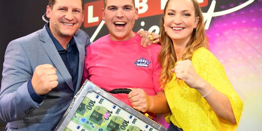 Sieger Patrick und die Coaches Ramin Abtin und Sigrid Ilumaa.