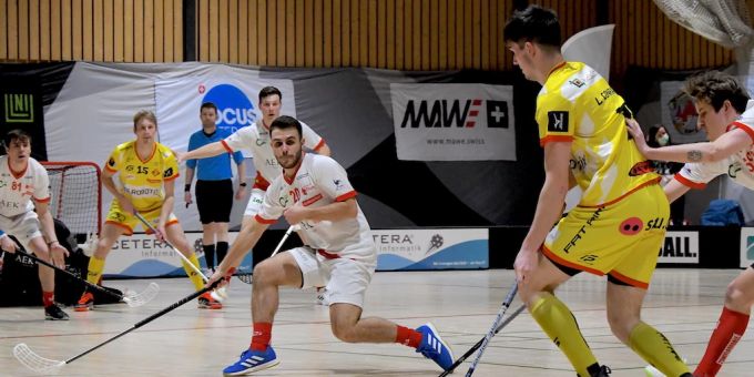 Die erste Mannschaft des UHC Thun gegen den HC Rychenberg Winterthur.