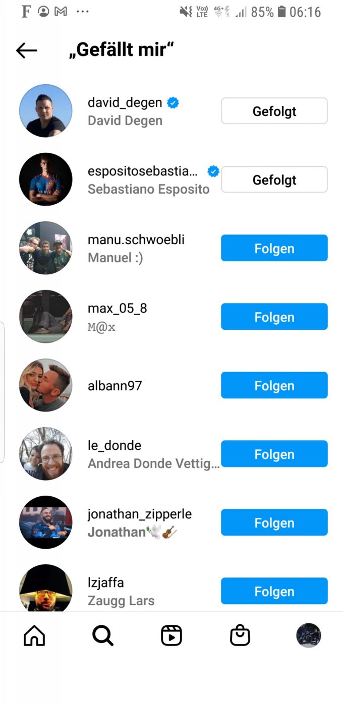 Sebastiano Esposito und David Degen liken den Rahmen-Rauswurf-Post des FC Basel. FC Basel