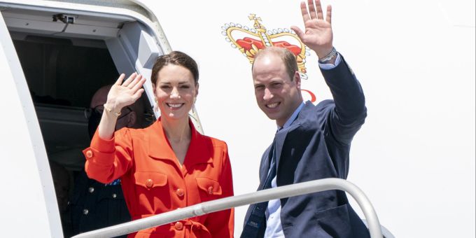 Zu gefährlich: Queen Elizabeth will ihren Heli nicht mehr so oft an Prinz William und Herzogin Kate ausleihen. Queen Elizabeth William Kate