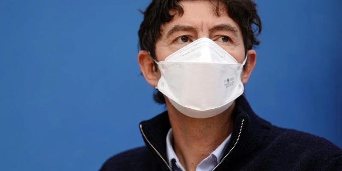 Virologe Christian Drosten hält eine Durchseuchung zum jetzigen Zeitpunkt für gefährlich. Foto: Kay Nietfeld/dpa Virologe Christian Drosten hält eine Durchseuchung zum jetzigen Zeitpunkt für gefährlich. Foto: Kay Nietfeld/dpa