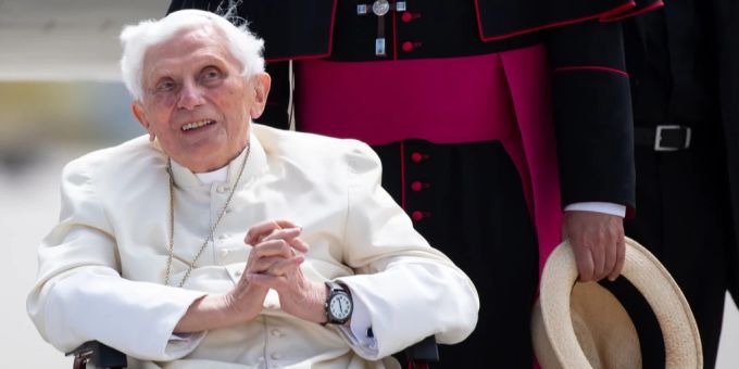 Zwischen 2005 und 2013 war Papst Benedikt XVI. Oberhaupt der Katholischen Kirche. Ihm wird vorgeworfen, als früherer Erzbischof von München (D) Missbräuche vertuscht zu haben. Papst Benedikt