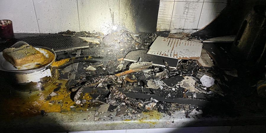 Binningen BL: Küchenbrand erfordert Feuerwehreinsatz