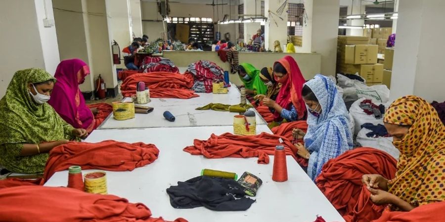 Arbeiterinnen in einer Fabrik in Bangladesch