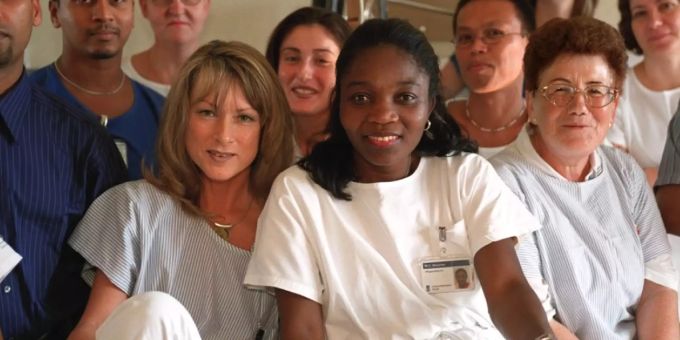 Angestellte des Unispitals in Zürich aus zehn verschiedenen Ländern. Sie wissen: Immigrierte mit niedrigem Bildungsstand und damit verbunden niedrigem Sozialstatus haben signifikant mehr Gesundheitsprobleme als Gebildete ohne Geldsorgen. (Symbolbild) Angestellte des Unispitals in Zürich aus zehn verschiedenen Ländern. Sie wissen: Immigrierte mit niedrigem Bildungsstand und damit verbunden niedrigem Sozialstatus haben signifikant mehr Gesundheitsprobleme als Gebildete ohne Geldsorgen. (Symbolbild)