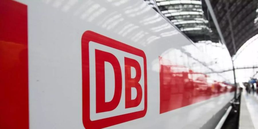 Wer an einem ICE-Bahnhof wartet, kann immer häufiger auf den neuen Mobilfunkstandard 5G zurückgreifen. Foto: Silas Stein/dpa/Symbolbild/Archiv