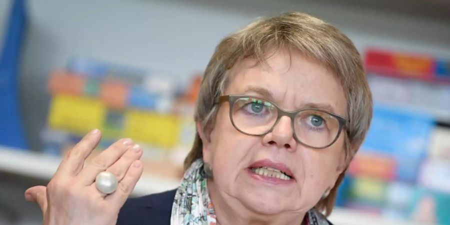 «Den Ankündigungen des Schulgipfels sind noch viel zu wenig Taten gefolgt. Die Mühlen mahlen langsam und so werden die Erwartungen, dass alles von heute auf morgen umgesetzt wird, enttäuscht», sagt Marlis Tepe. Foto: Britta Pedersen/dpa