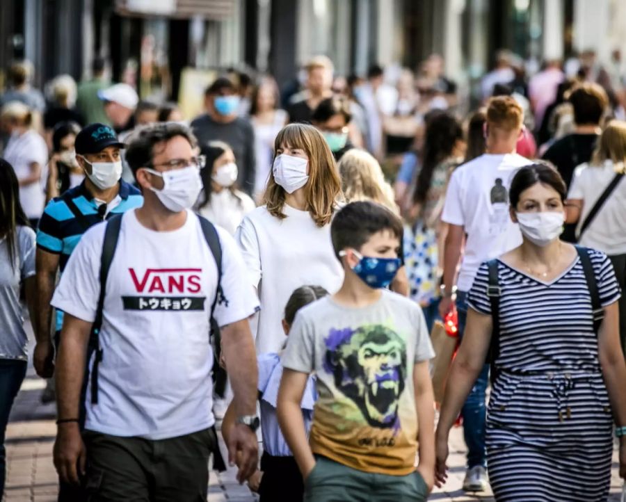 Niederlande Maske Touristen