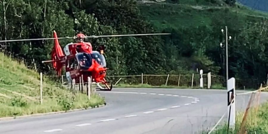 REGA-Helikopter auf der Haslenstrasse