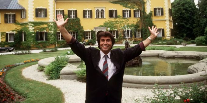 Am Wörthersee (Ö) - Unbekannte stehlen Roy-Black-Statue