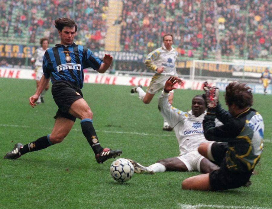 Von 1996 bis 1997 spielte Sforza für Inter Mailand.