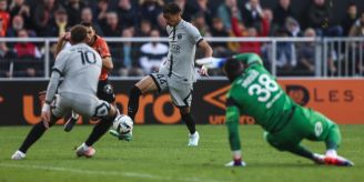 1:2 gegen PSG - Nati-Keeper Mvogo nach Fehler verletzt ausgewechselt 1:2 gegen PSG - Nati-Keeper Mvogo nach Fehler verletzt ausgewechselt