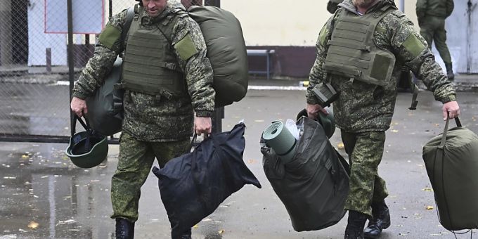 Sterben für Putins Krieg: Während der Kreml in Russland rekrutieren lässt, lassen in der Ukraine immer mehr russische Soldaten ihr Leben. (Archivbild) Ukraine Krieg