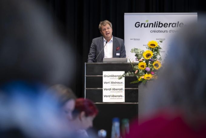 Die Ambitionen der GLP sind klar: Parteipräsident Jürg Grossen möchte das gute Resultat von 2019 bei den Wahlen 2023 bestätigen und Anspruch auf einen grünliberalen Bundesratssitz erheben. (Archivbild) Wahlen 2023 GLP Longchamp