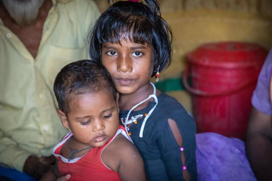 Rohingya Mädchen mit Bruder