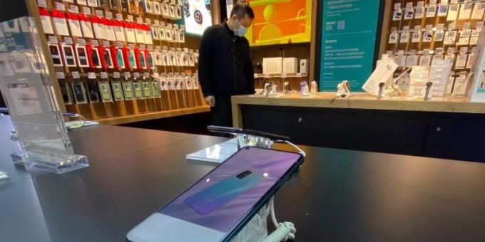 Shenzhen - Unter Druck der USA: Huawei verkauft Smartphone-Marke Honor