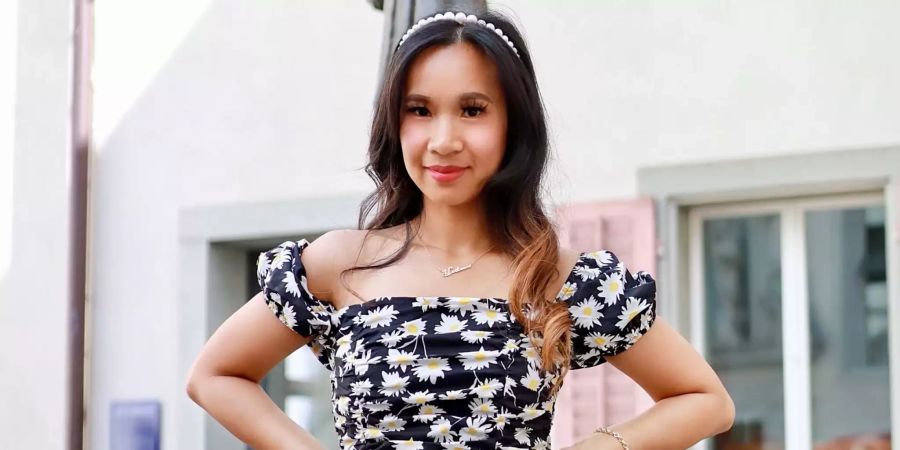 Asiatische Frau geschmink