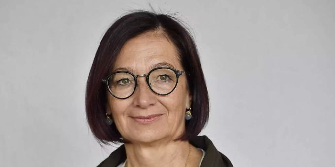 Die neue Präsidentin der Verbindung der Schweizer Ärztinnen und Ärzte, Yvonne Gilli, fordert einen stärkeren Einbezug der fachärztlichen Expertise in die Debatte um die Bekämpfung der Lungenkrankheit Covit-19. (Archivbild) yvonne gilli