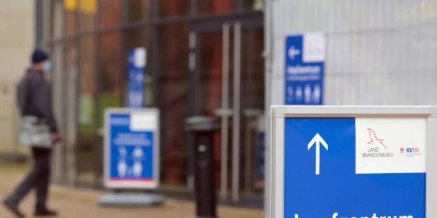 Ethikratsmitglied Henn fordert Impfkampagne mit bekannten Senioren